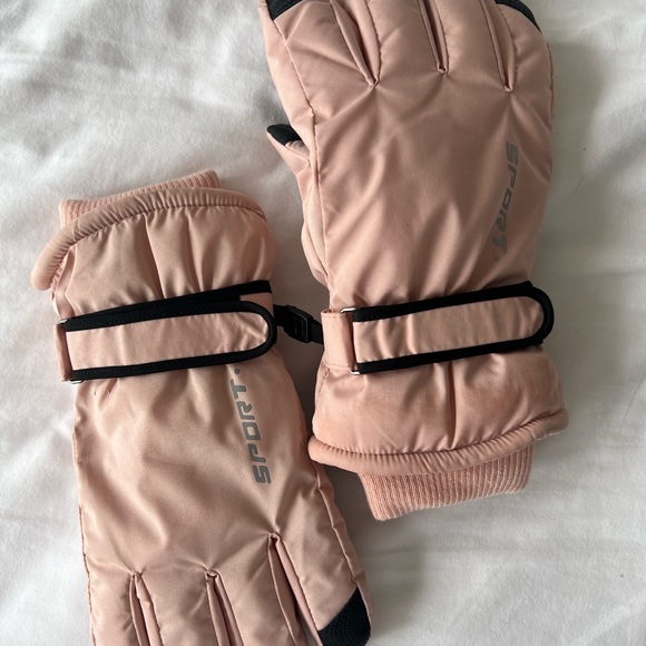 ❗️Sold❗️Winter Gloves Pink Sport - Picture 2 of 5
